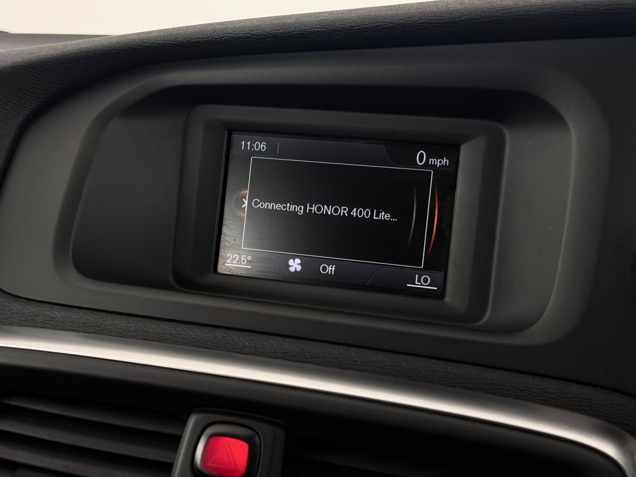 Volvo V40 view 24