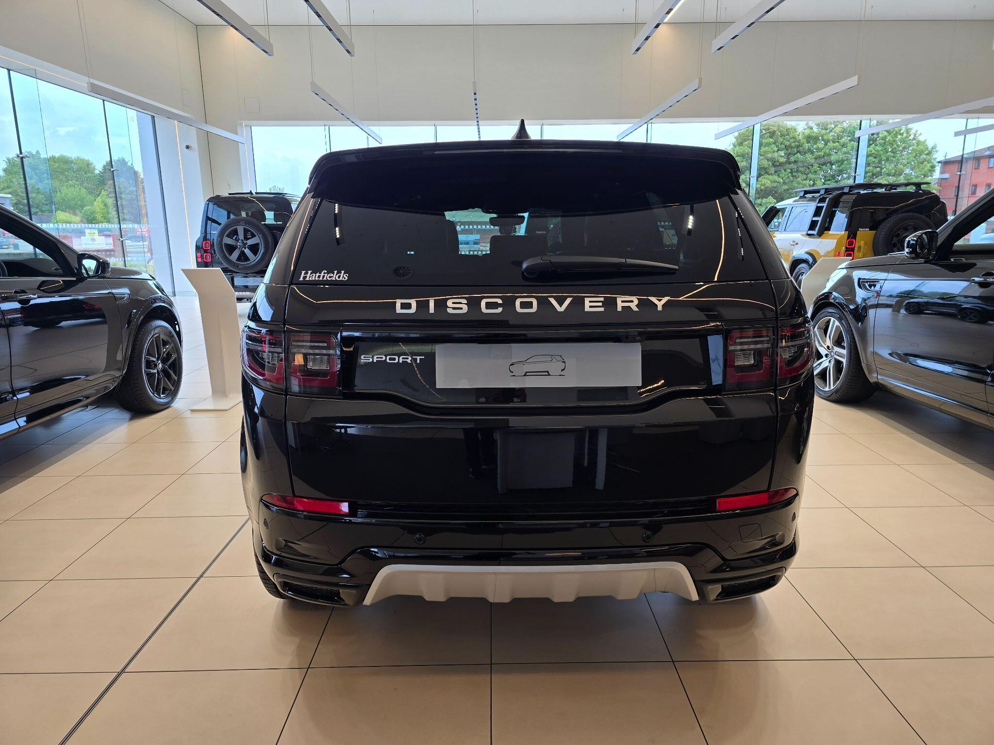 Land Rover Discovery Sport view 8