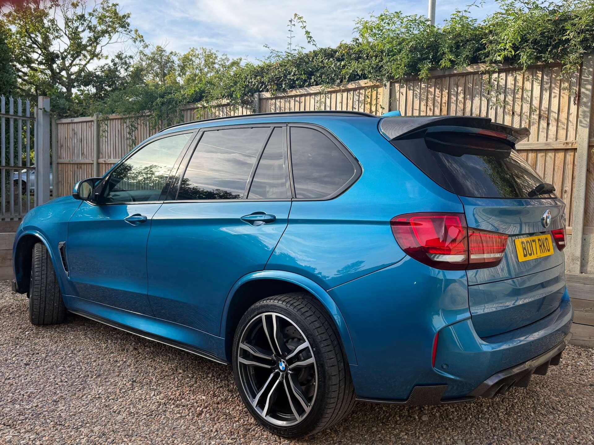BMW X5 M view 6