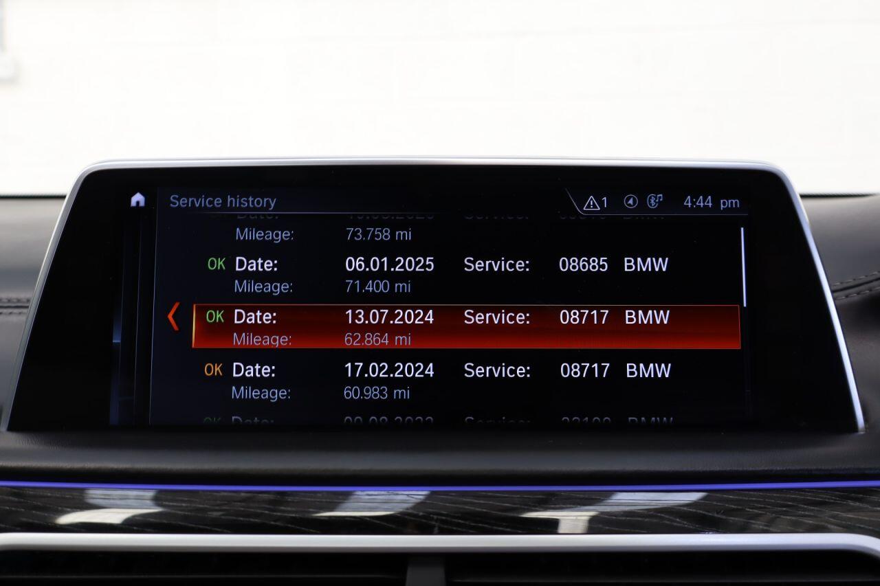 BMW 7 Series view 74