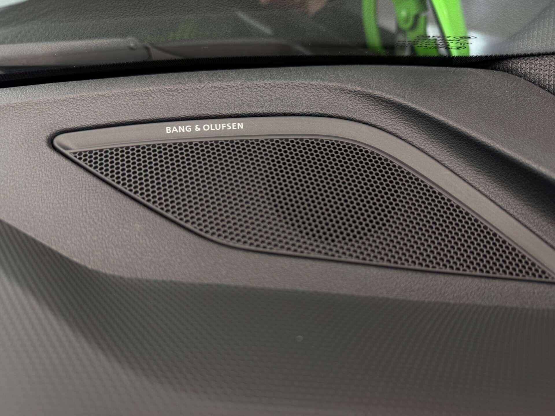Audi TT RS view 21