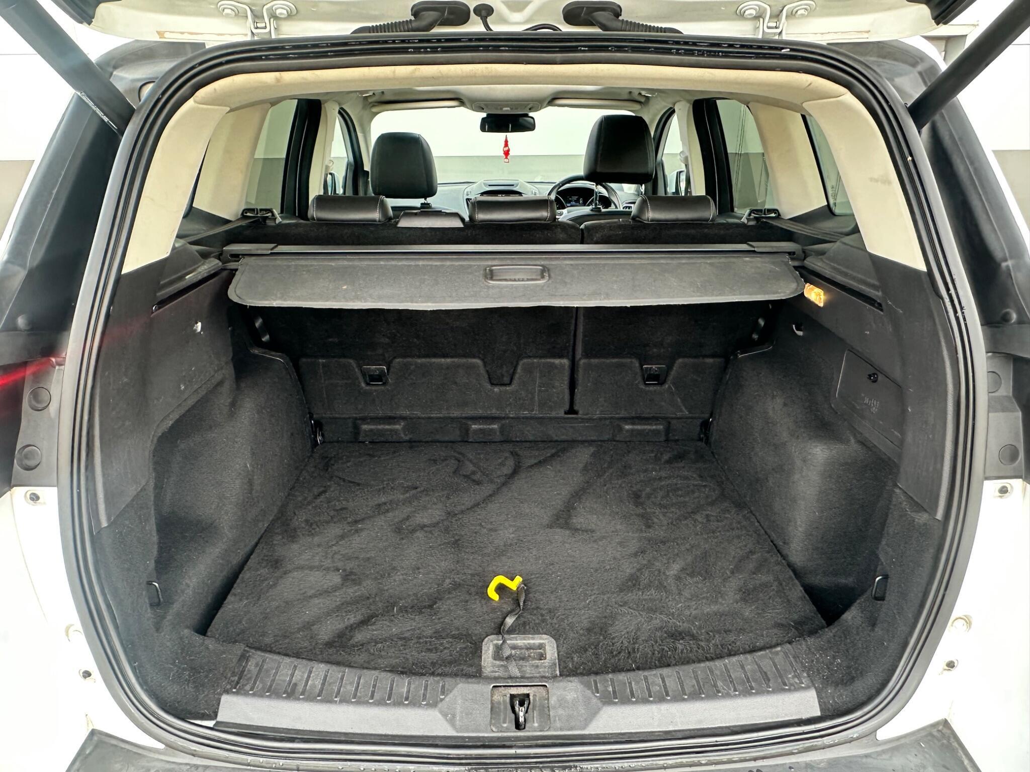 Ford Kuga view 13