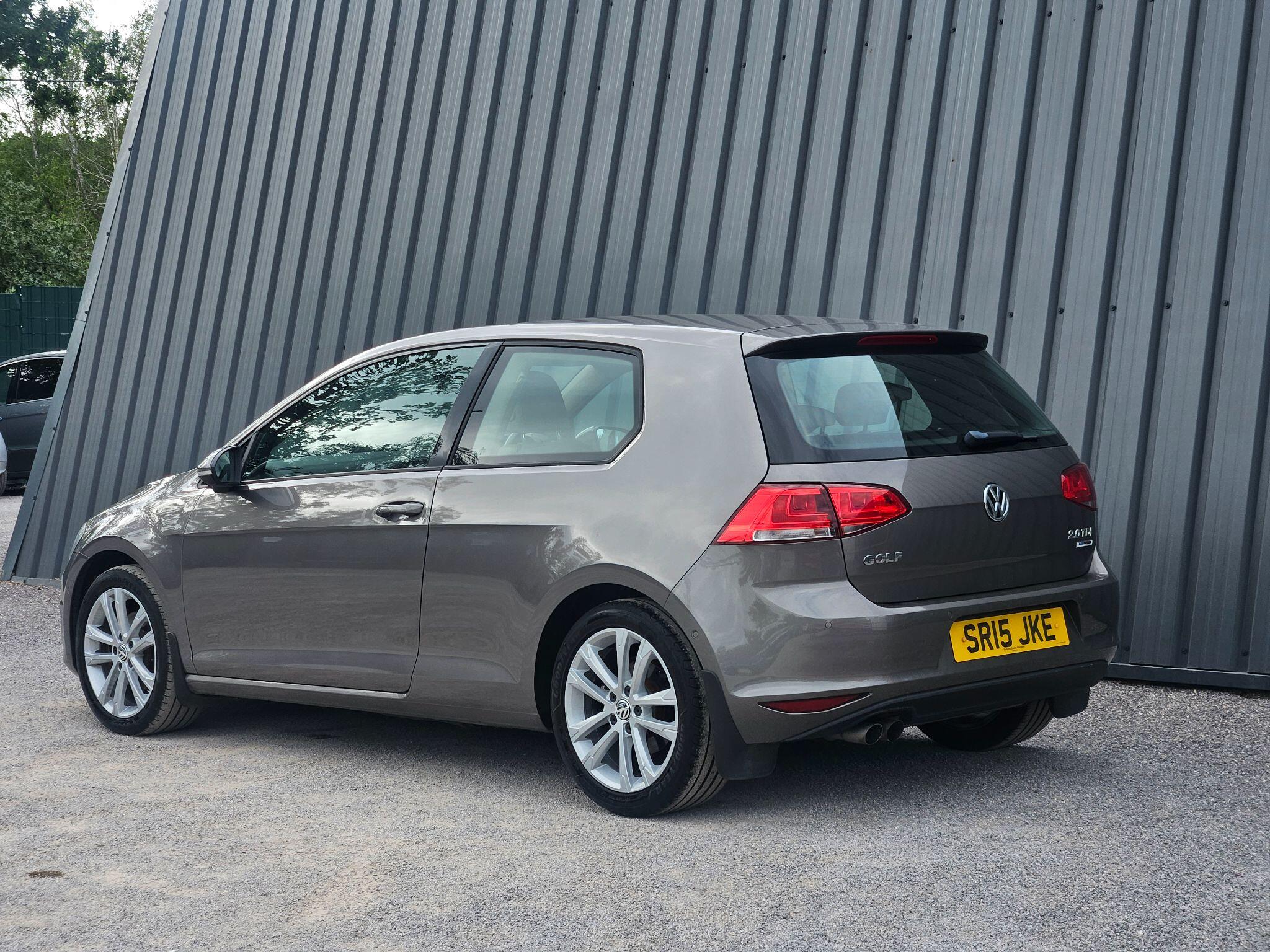 2015 Volkswagen Golf image 9