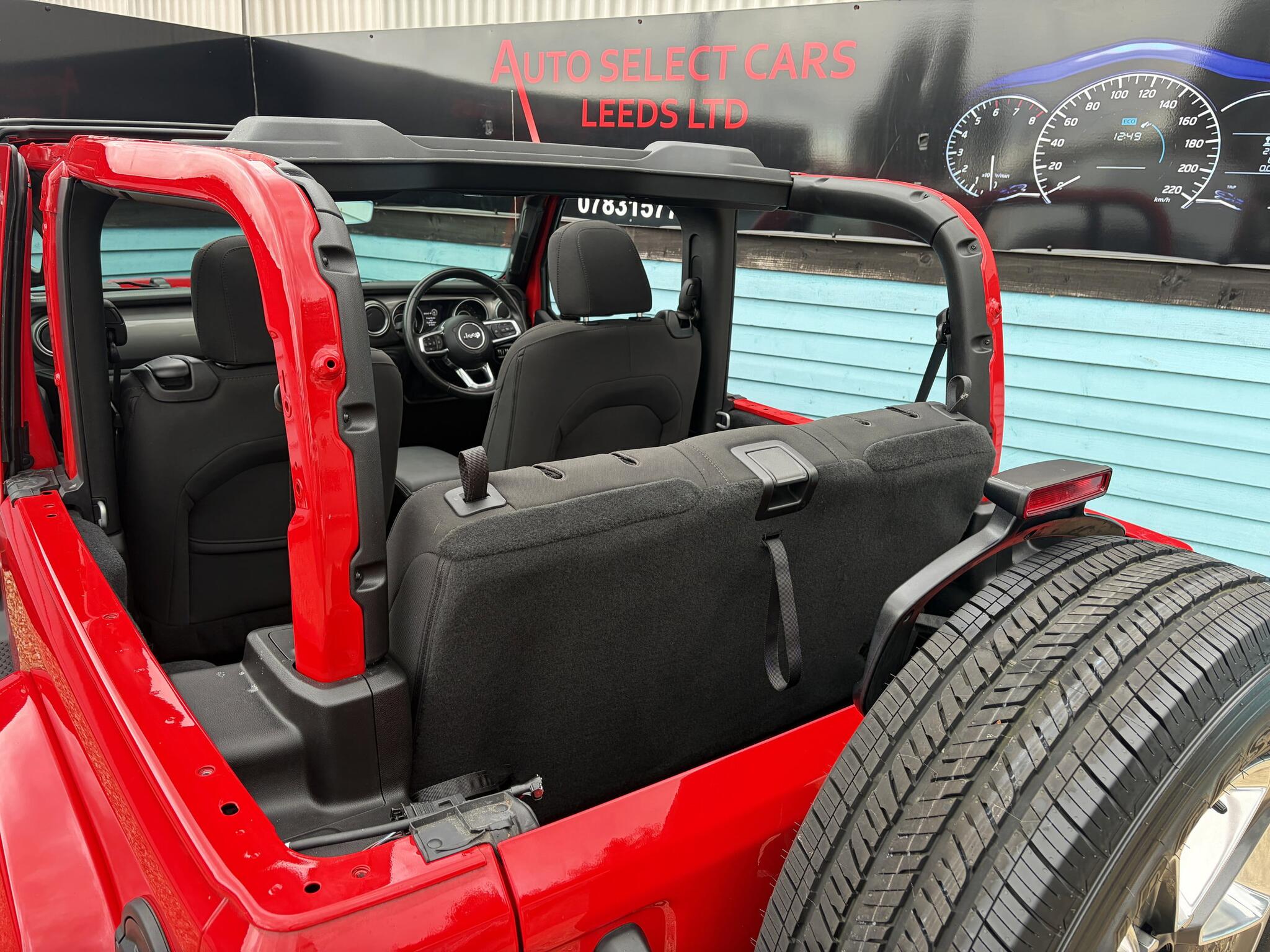 Jeep Wrangler view 43