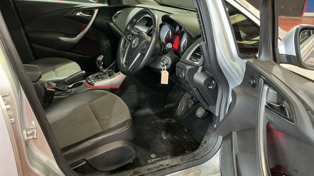 Vauxhall Astra view 9
