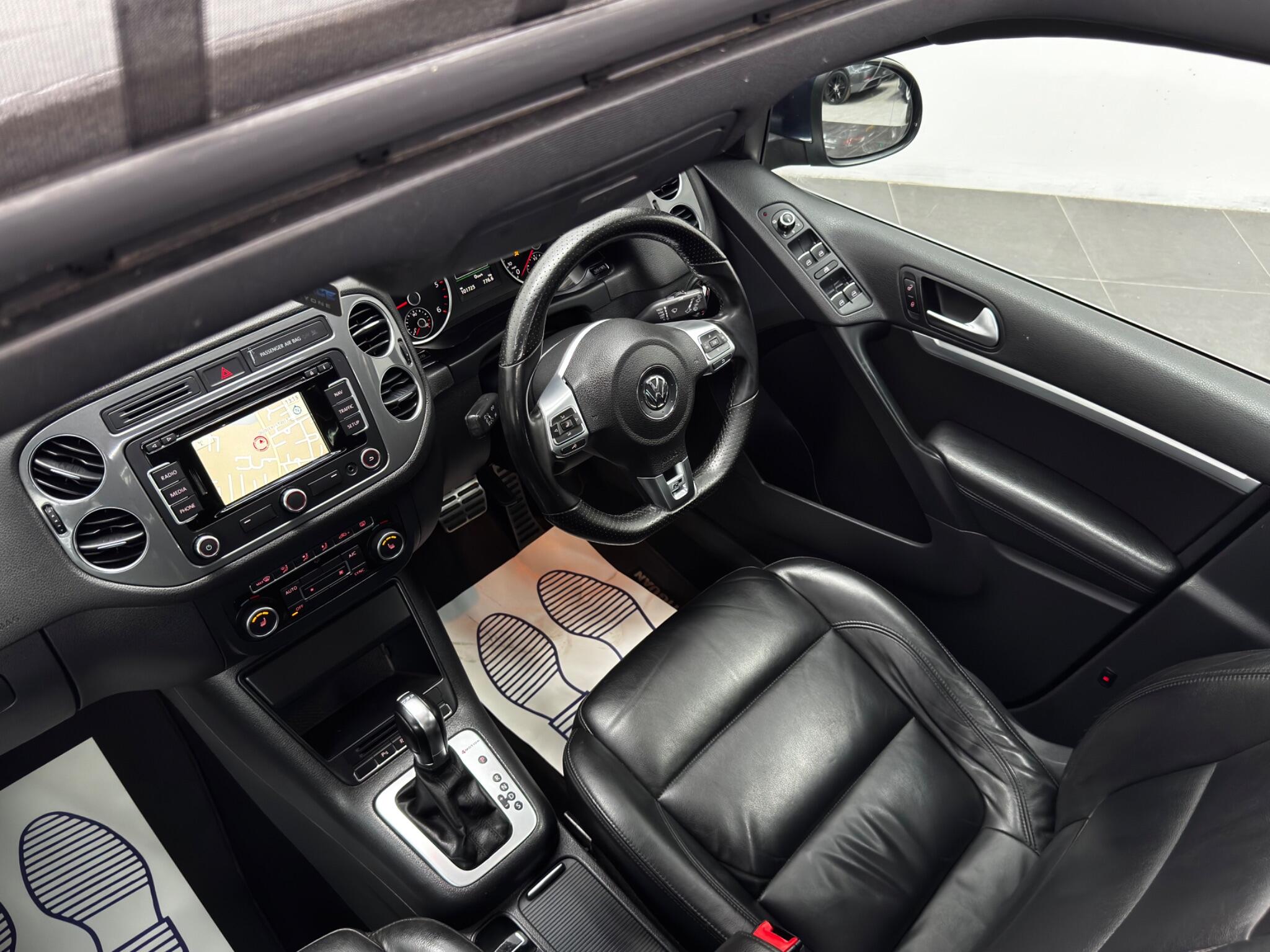 Volkswagen Tiguan view 4