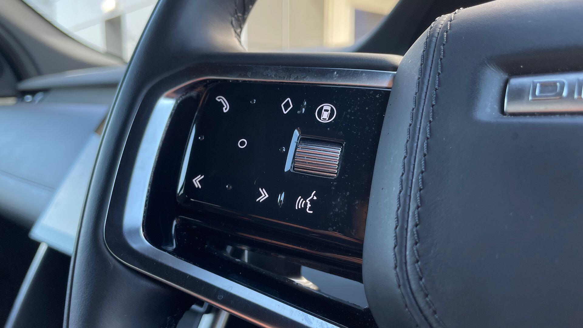 Land Rover Discovery Sport view 47
