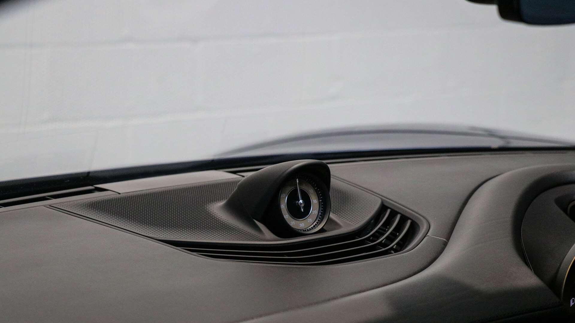 Porsche Taycan view 27
