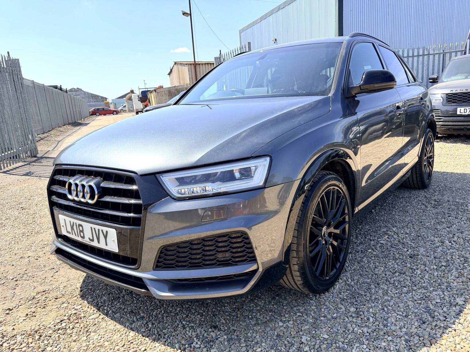Audi Q3 view 10