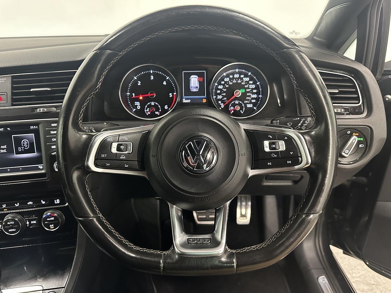 Volkswagen Golf view 11