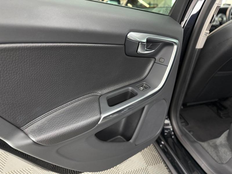 2011 Volvo S60 image 25