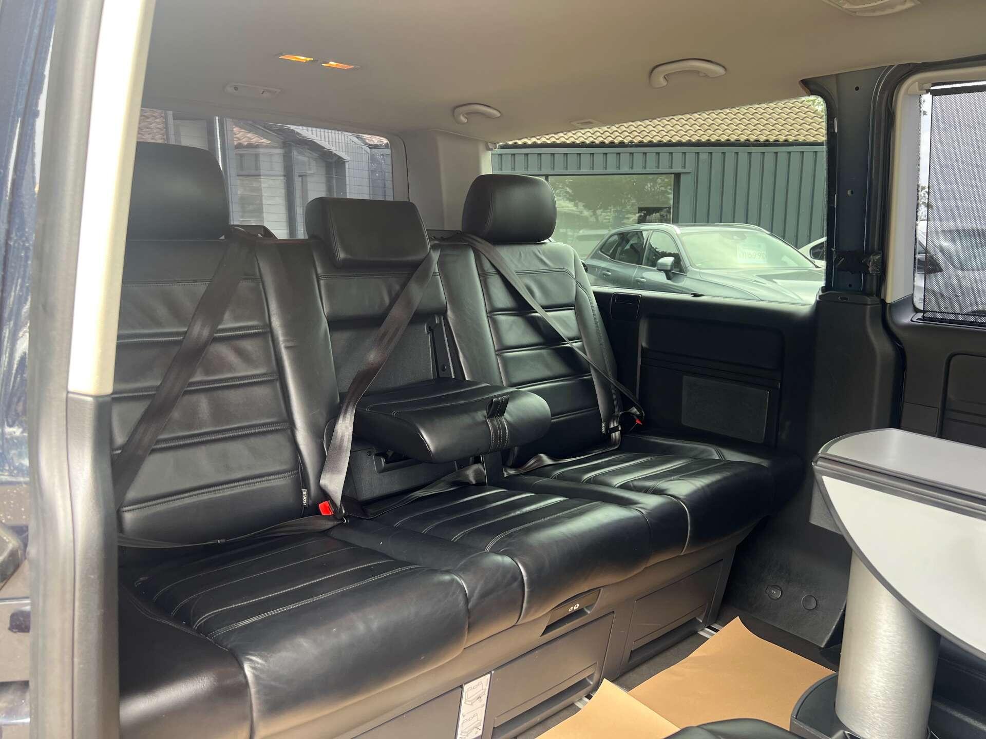 Volkswagen Caravelle view 31