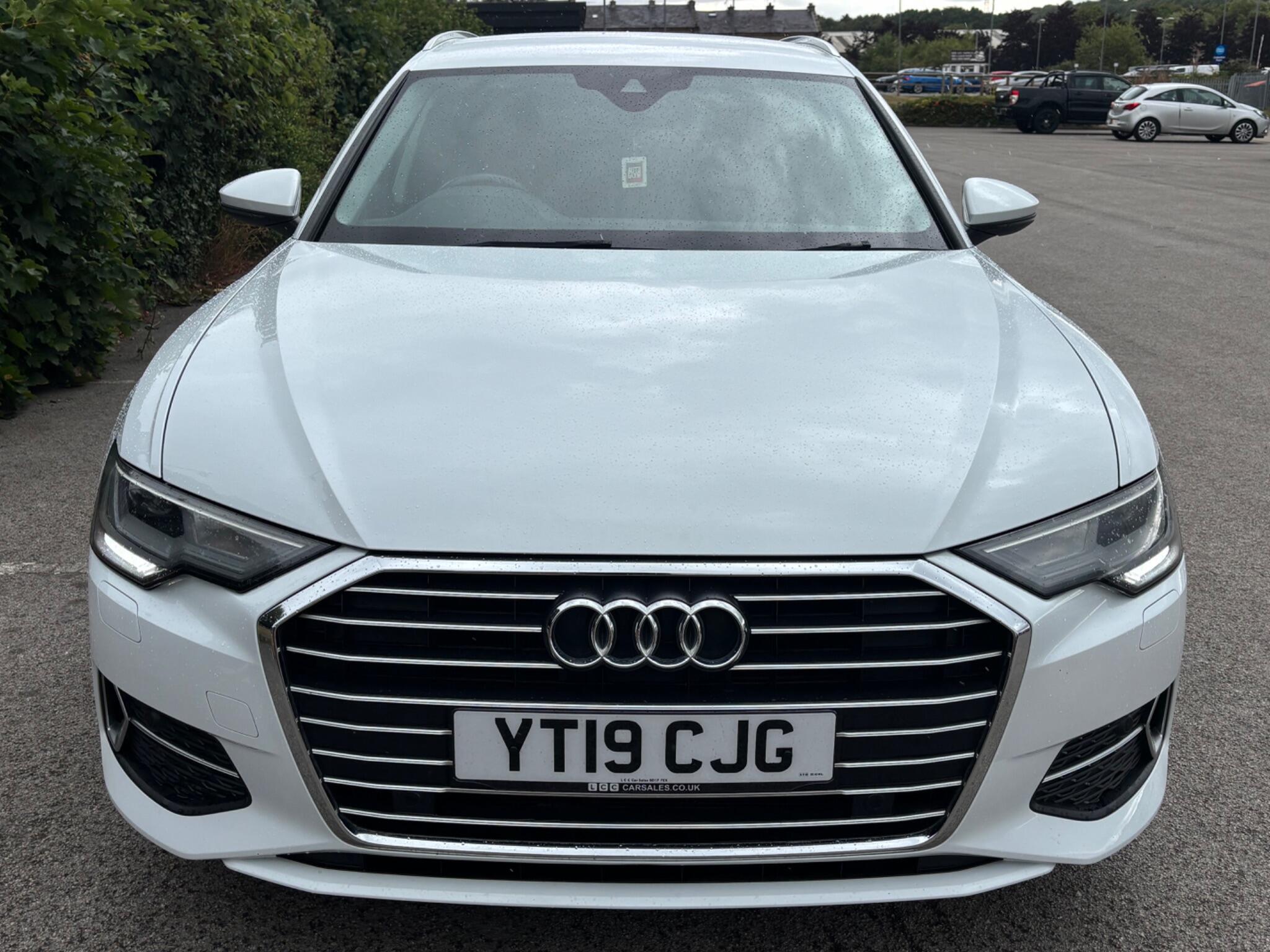 Audi A6 Avant view 2
