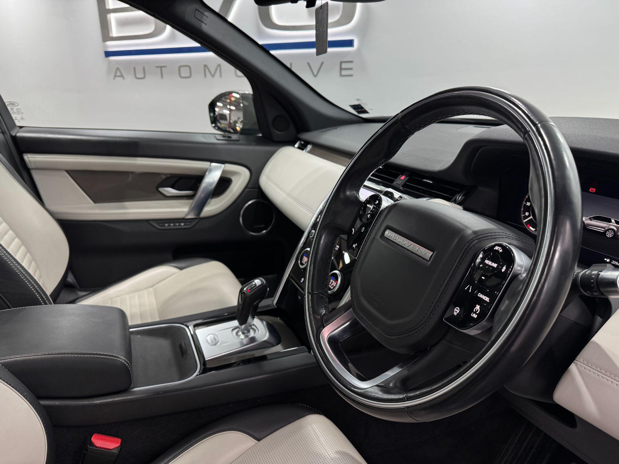 Land Rover Discovery Sport view 24