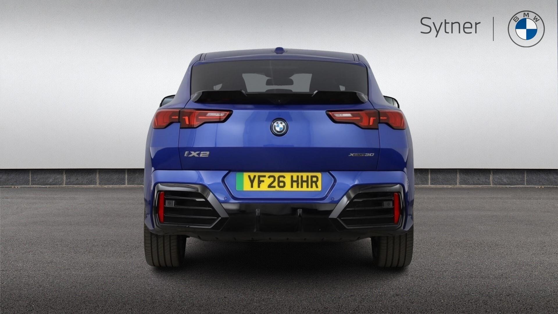 BMW Ix2 view 15