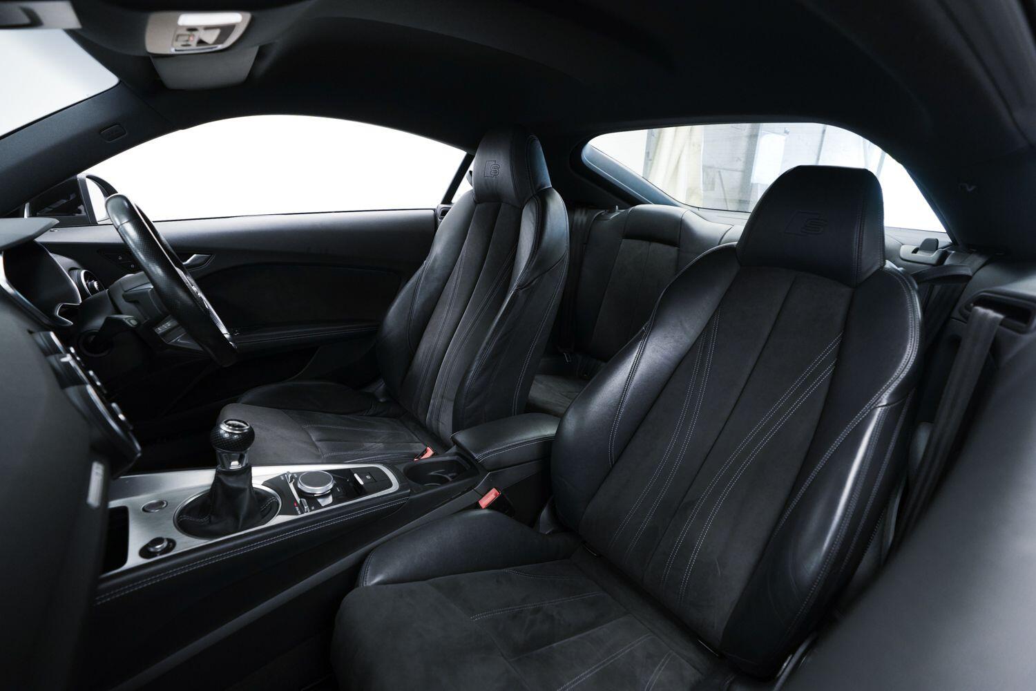 Audi TT view 21