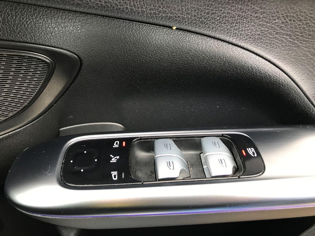 Mercedes-Benz C-Class view 24
