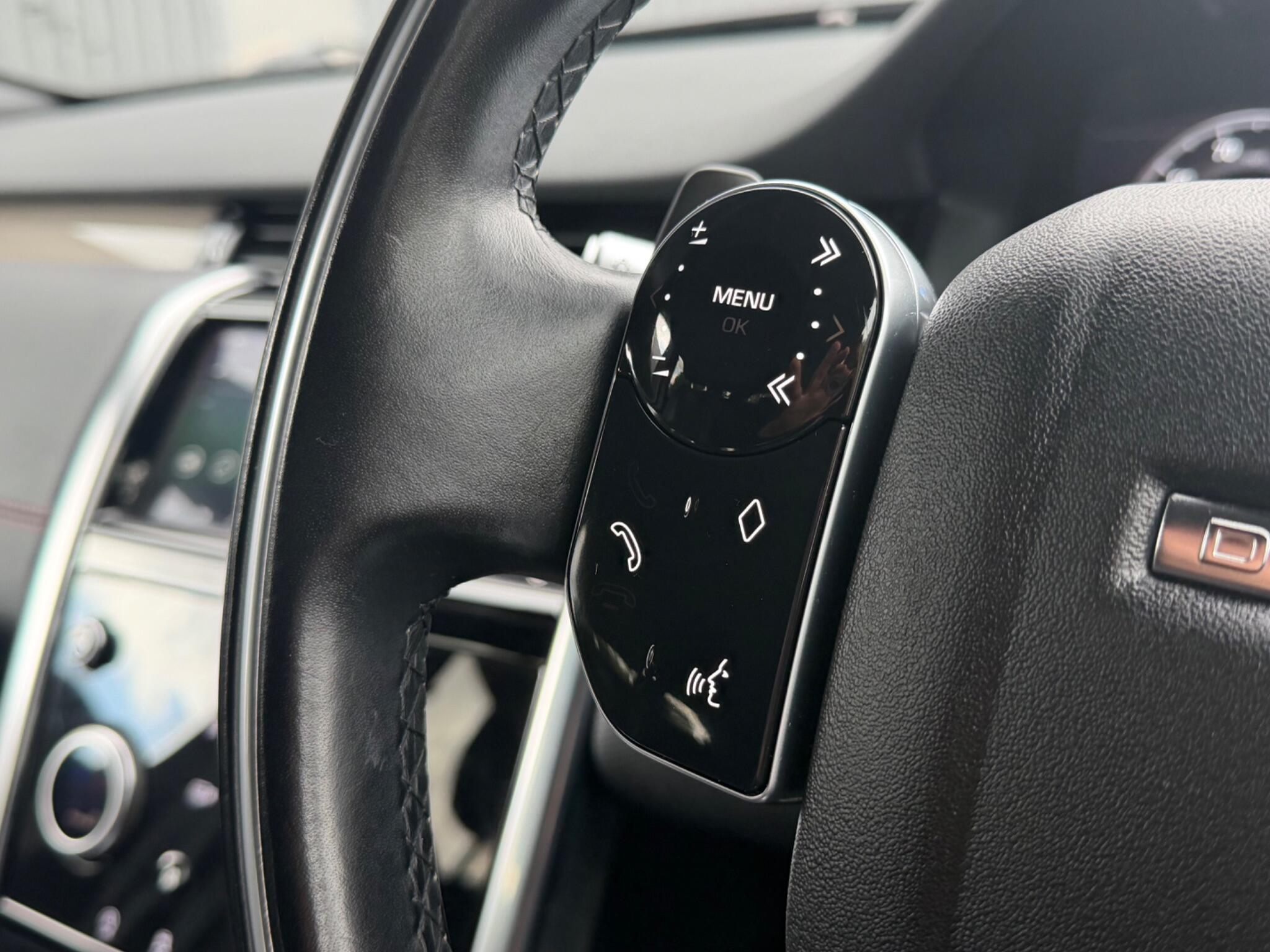 Land Rover Discovery Sport view 30