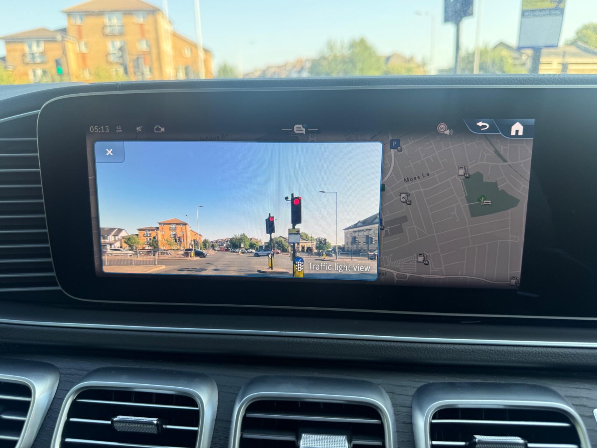 Mercedes-Benz GLS view 29
