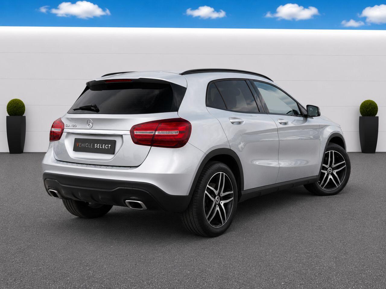 Mercedes-Benz Gla view 12