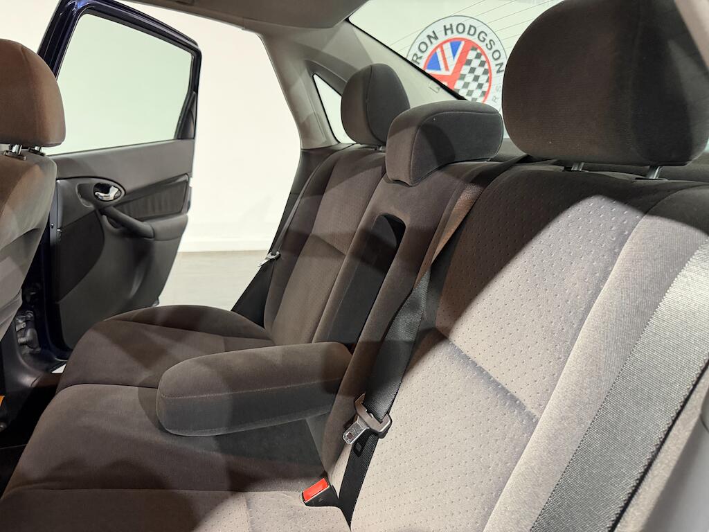 Ford Focus view 34