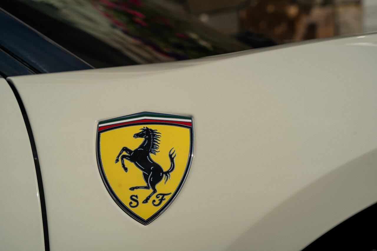 Ferrari 488 view 6
