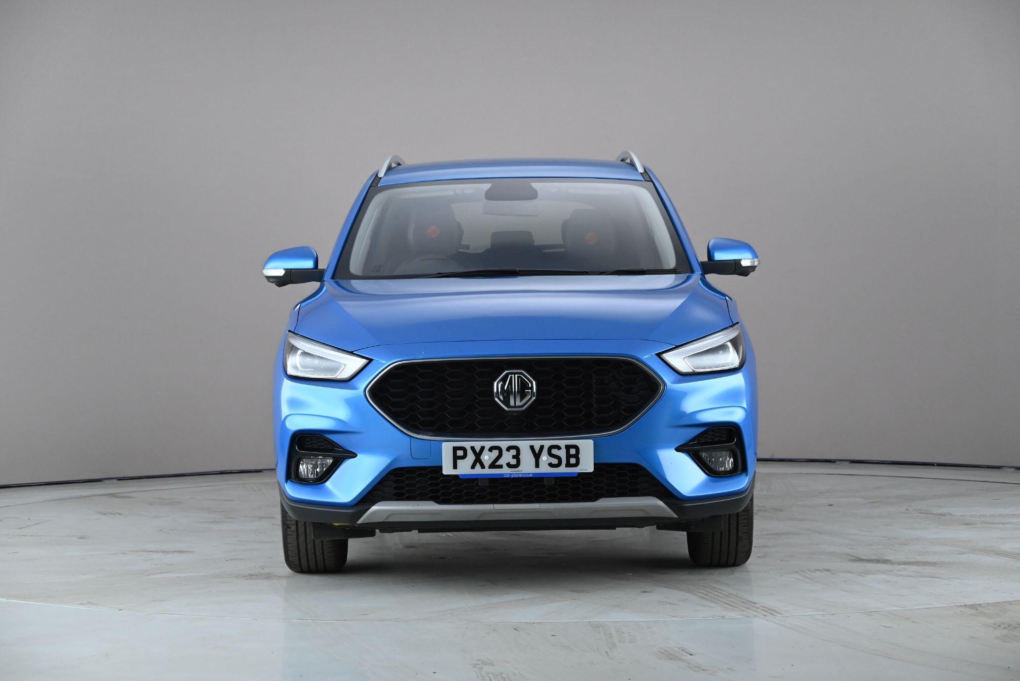 MG ZS view 8