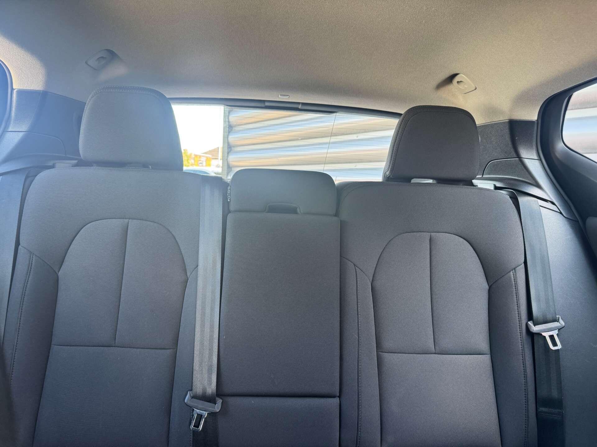 Volvo XC40 view 16