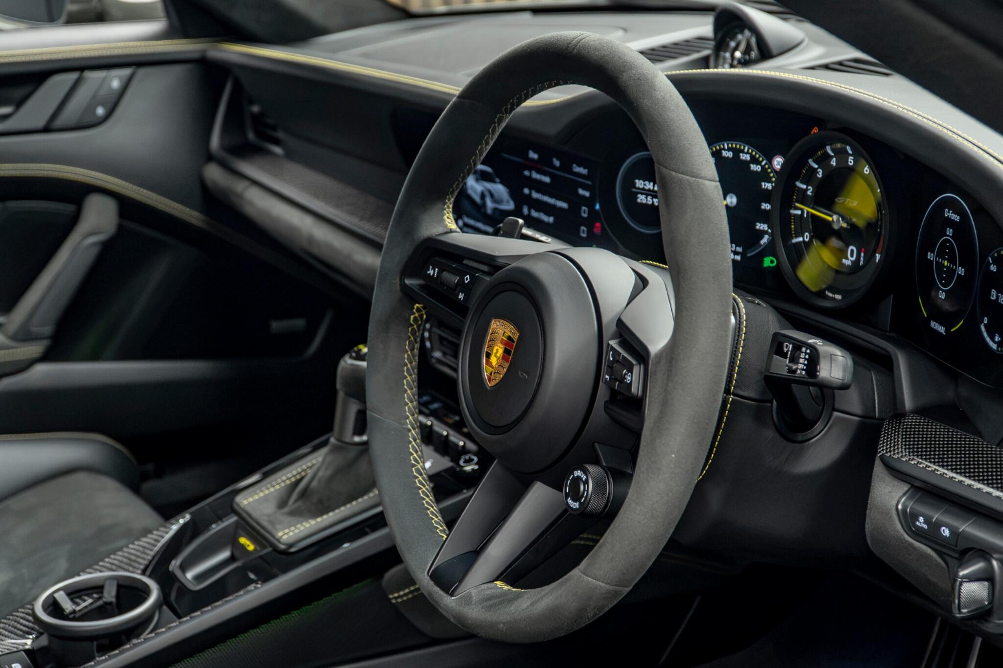 Porsche 911 view 28