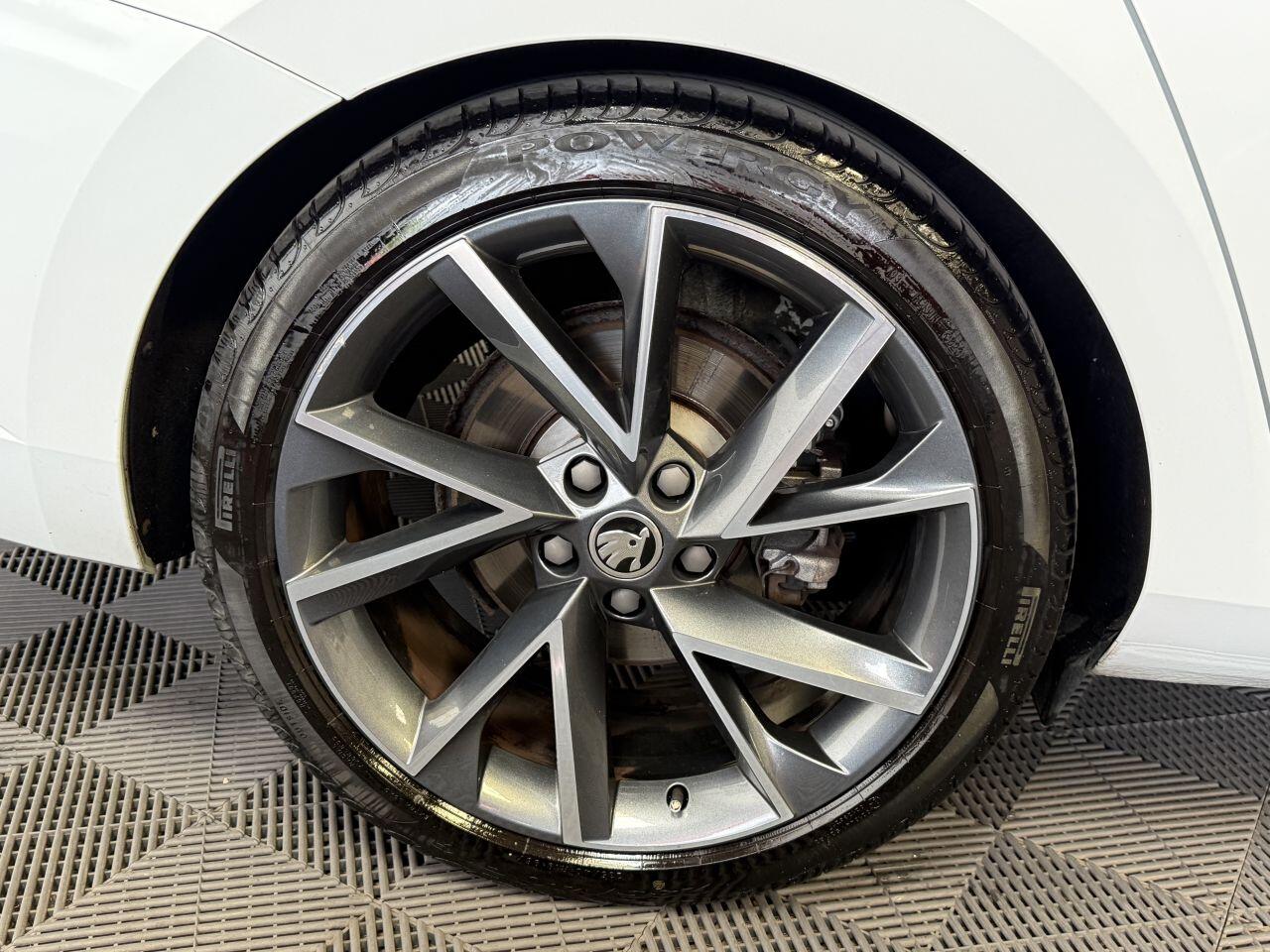 Skoda Superb view 19