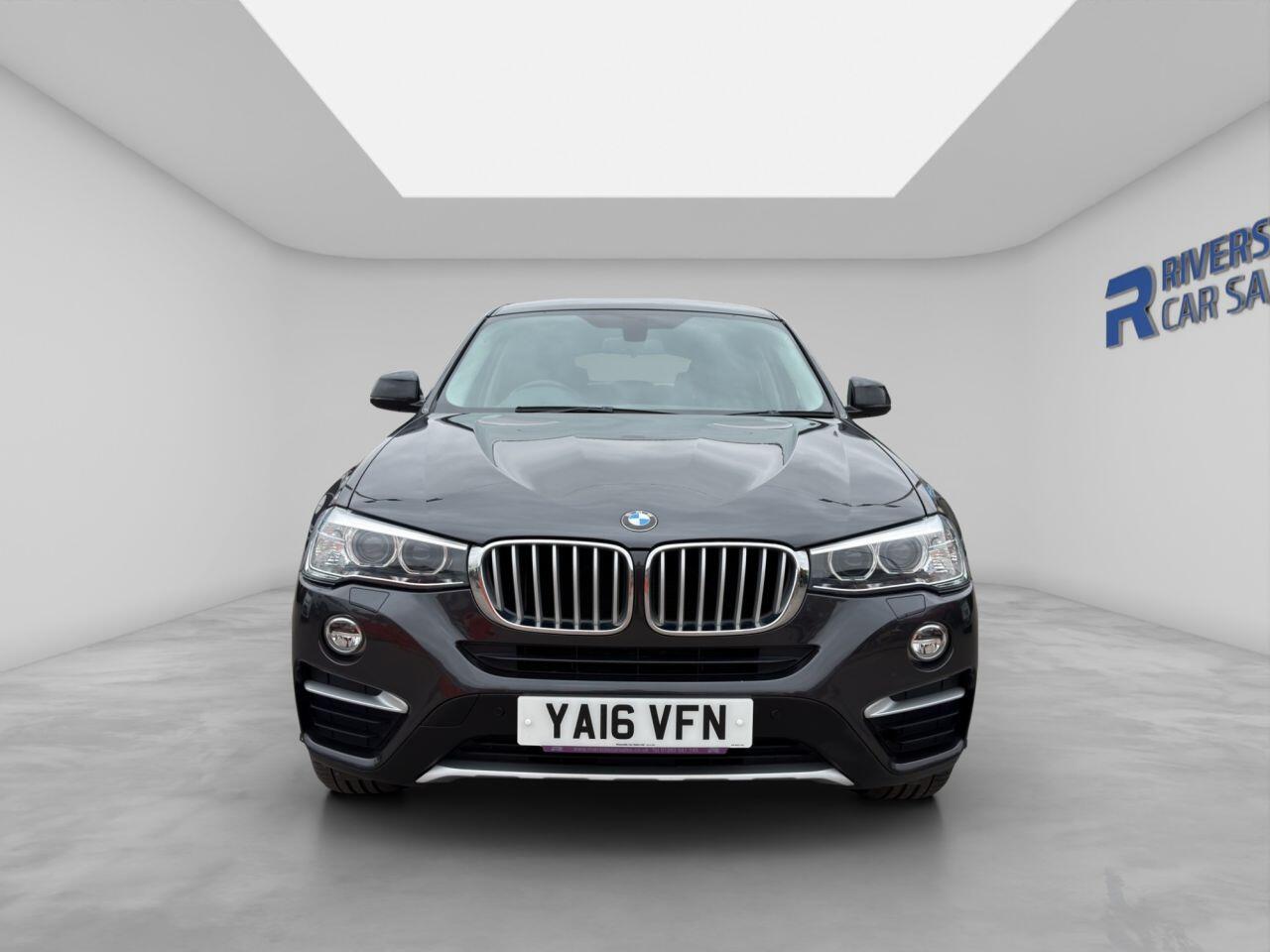 BMW X4 view 11