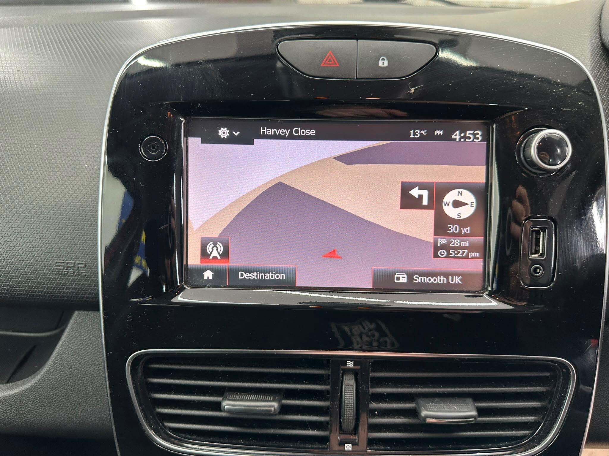Renault Clio view 38