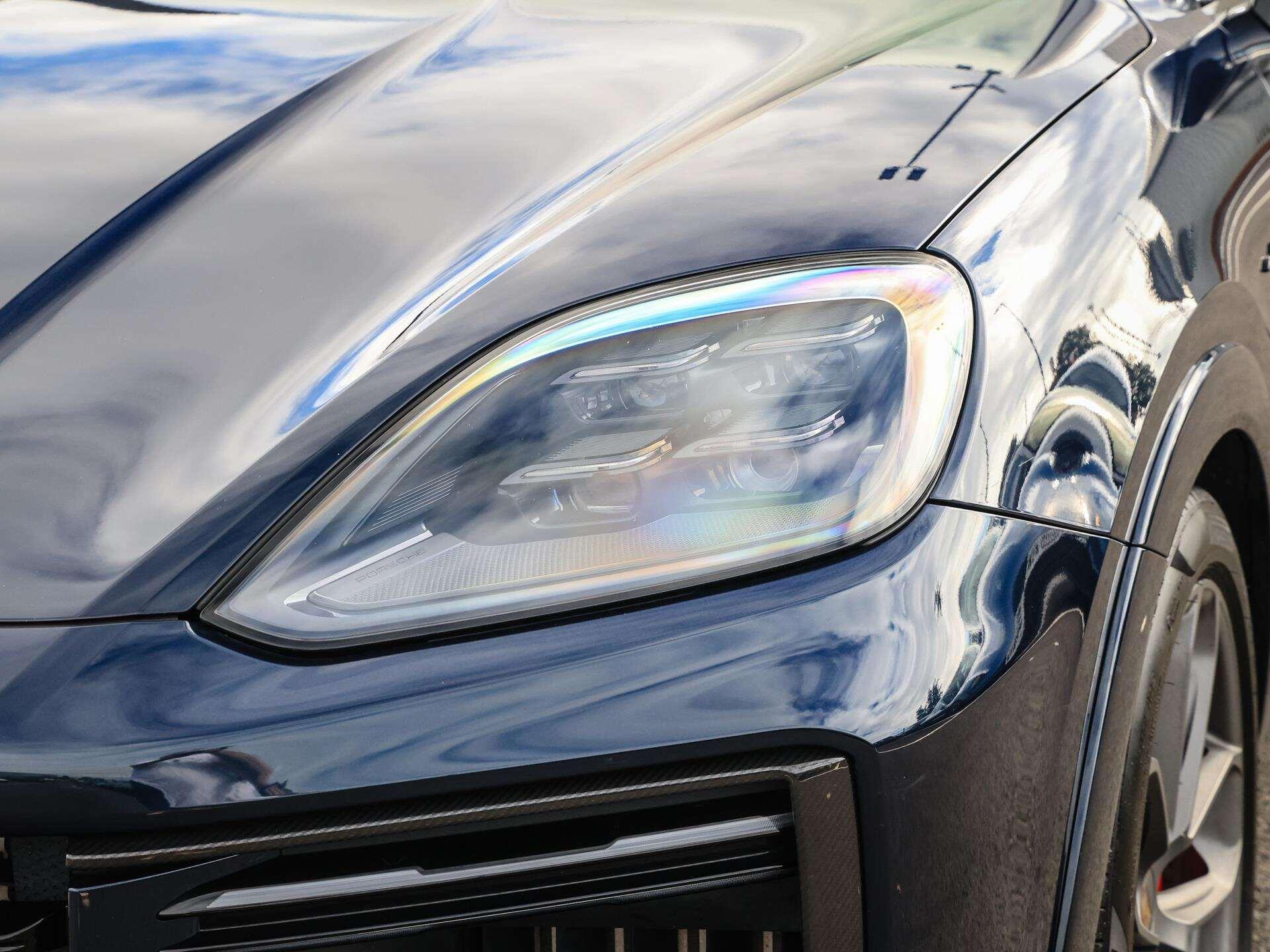 Porsche Cayenne view 34