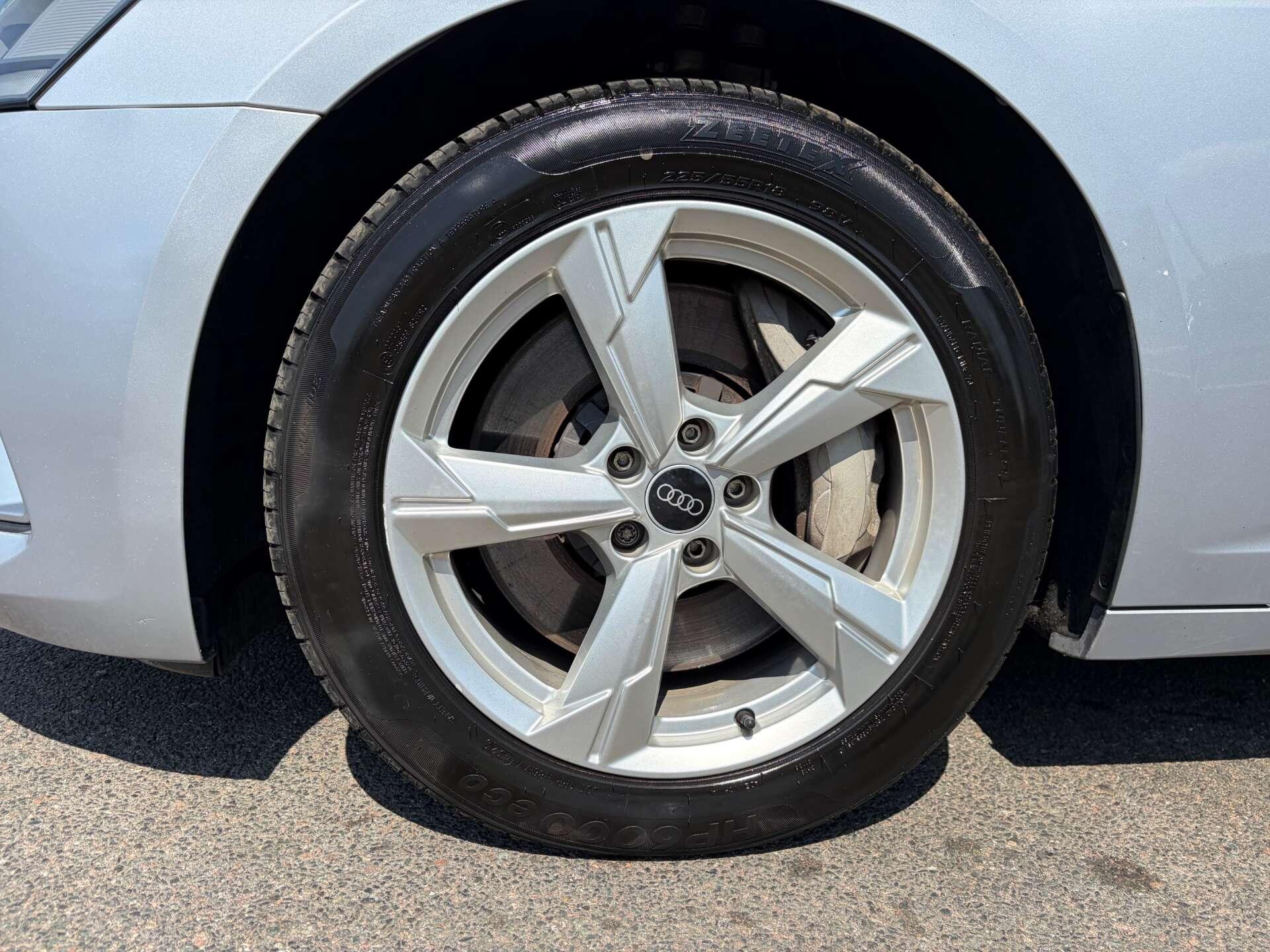 Audi A6 Saloon view 10