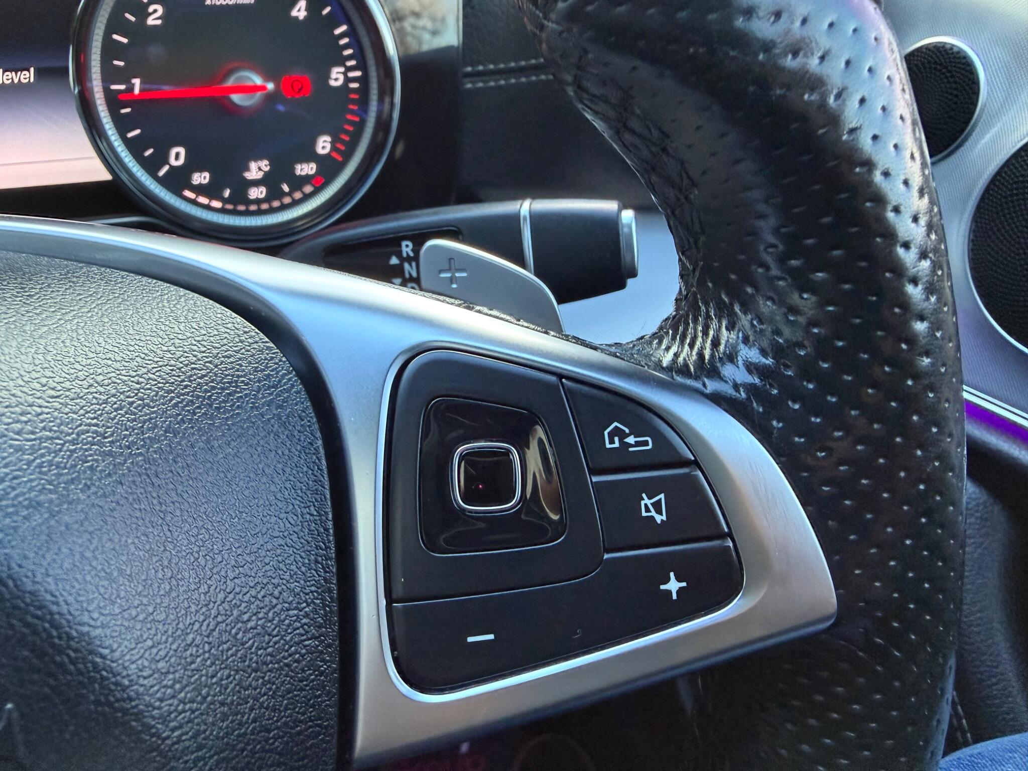 Mercedes-Benz E Class view 27