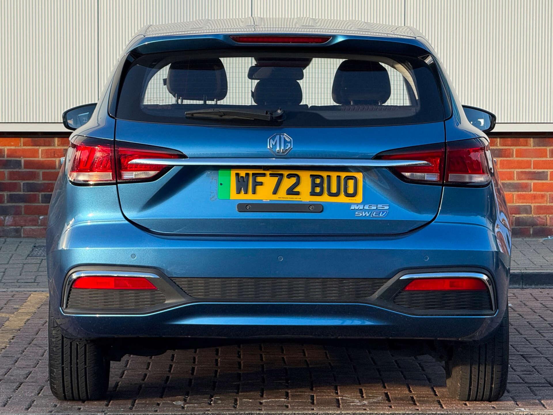 MG MG5 view 6