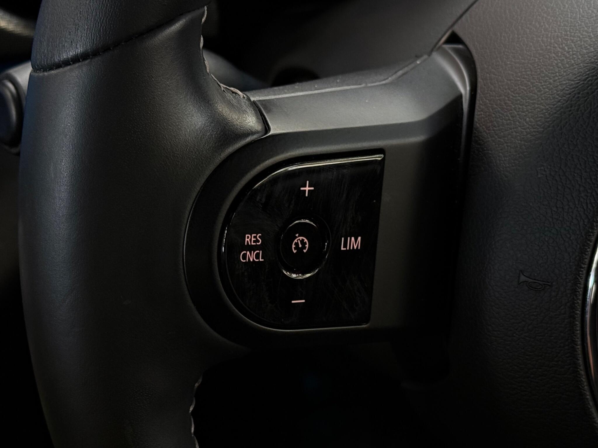 Mini Hatch view 14
