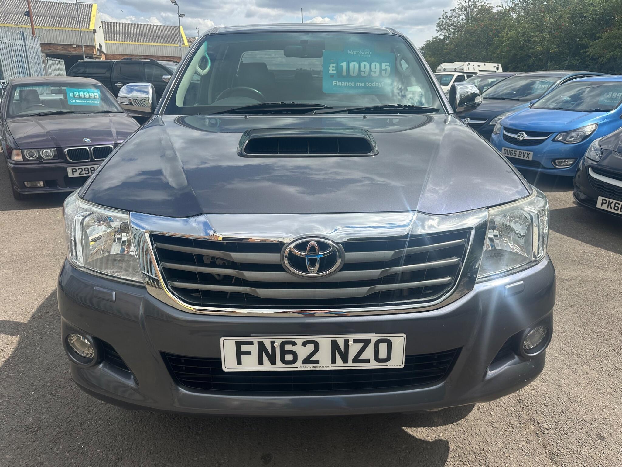 Toyota Hilux view 17