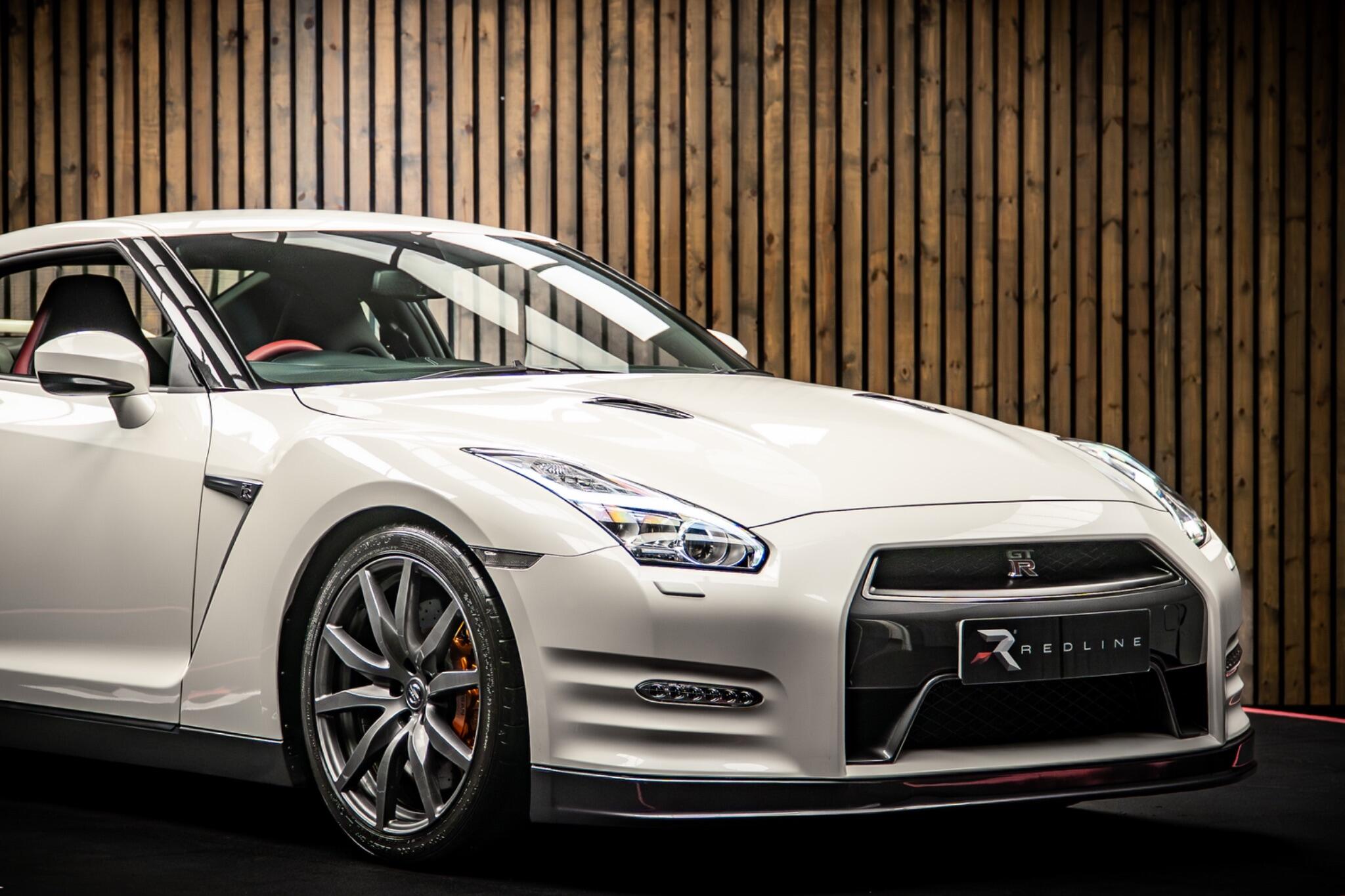 Nissan GT-R view 12