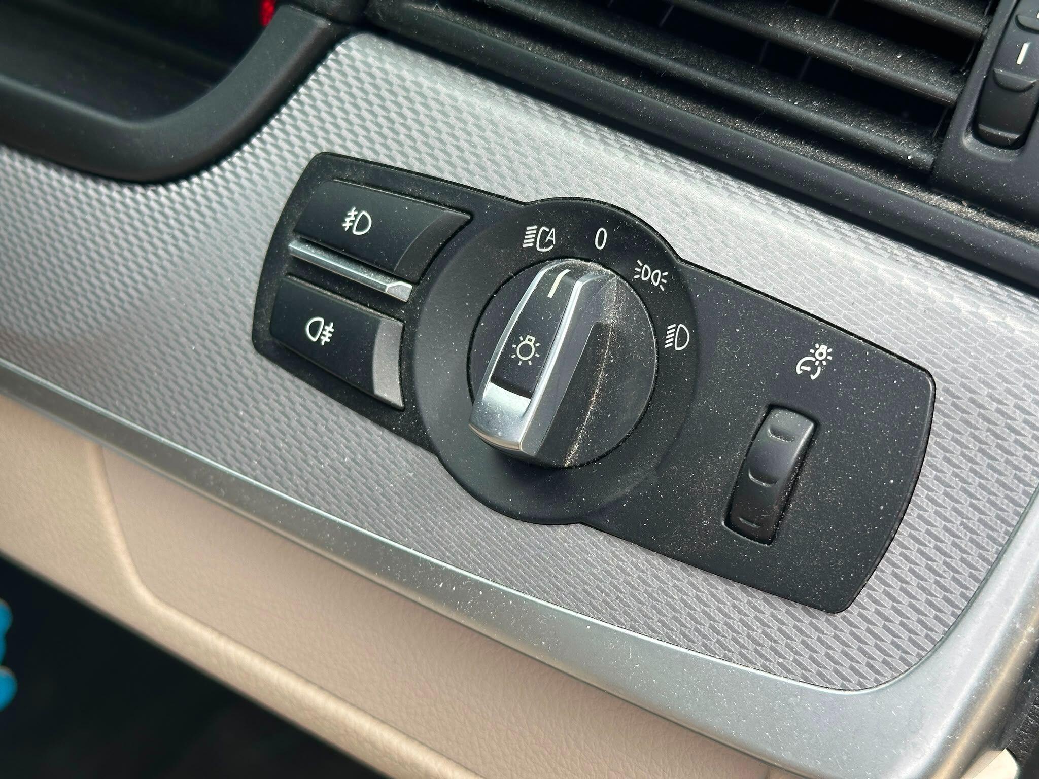 BMW 5 Series view 21