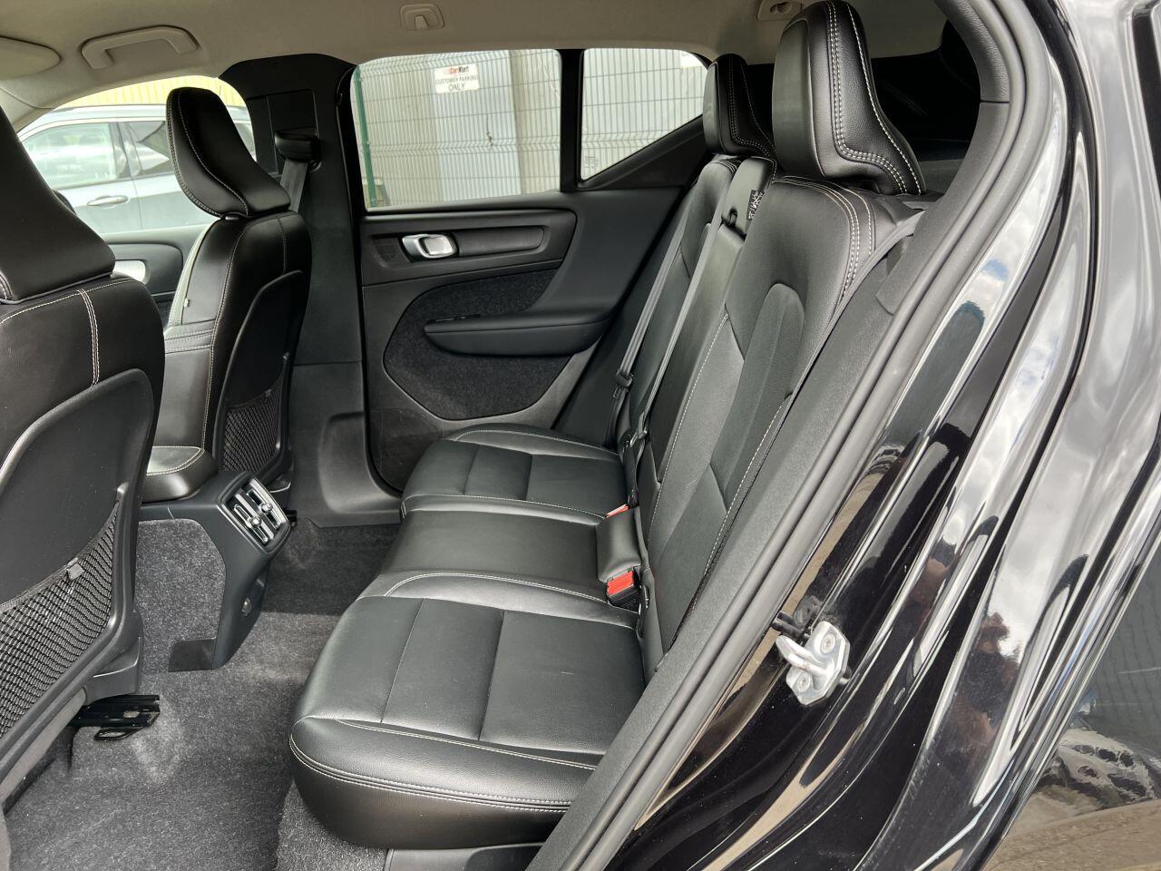 Volvo XC40 view 28