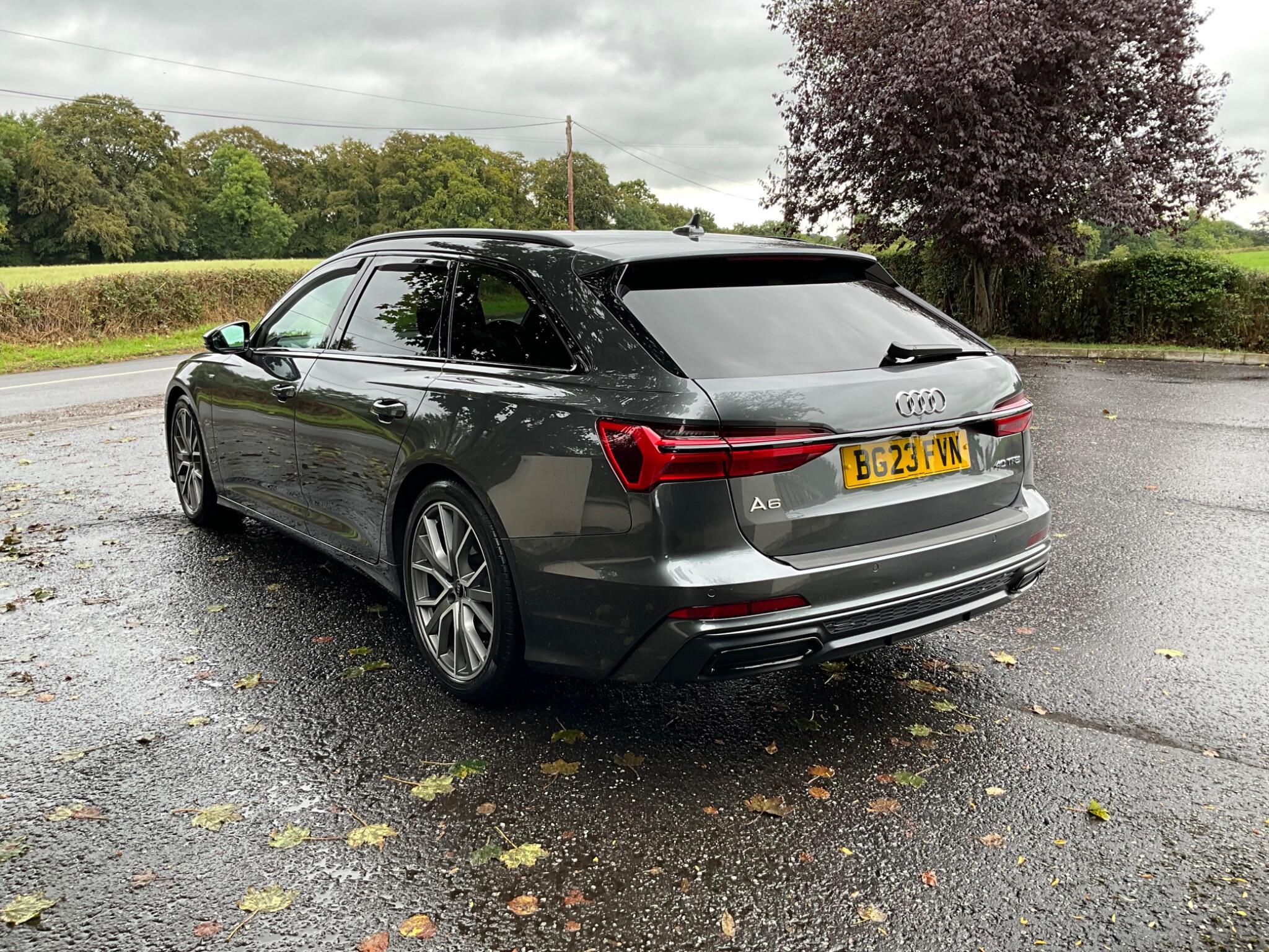 Audi A6 Avant view 2