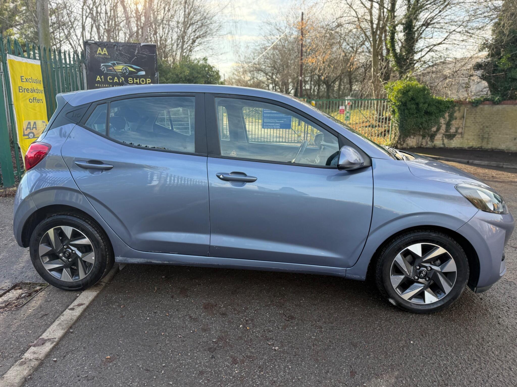 2025 Hyundai i10 1.0 Advance Auto Euro 6 (s/s) 5dr • 3,174 miles image 10