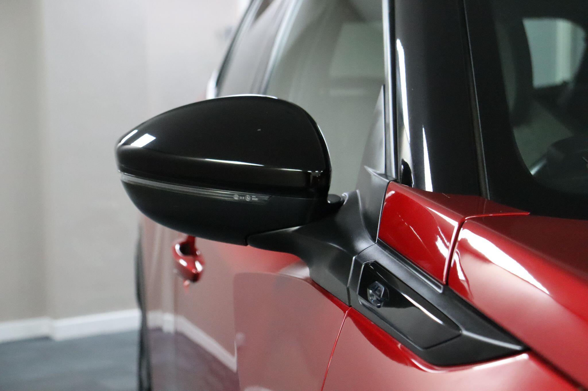 Peugeot E-2008 view 33