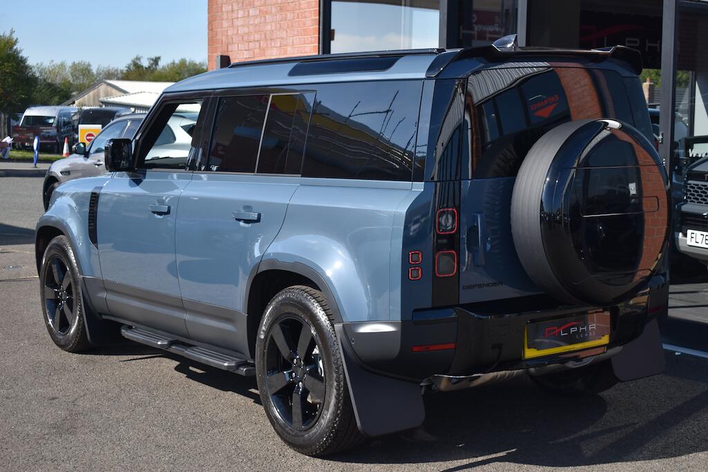 Land Rover Defender view 20