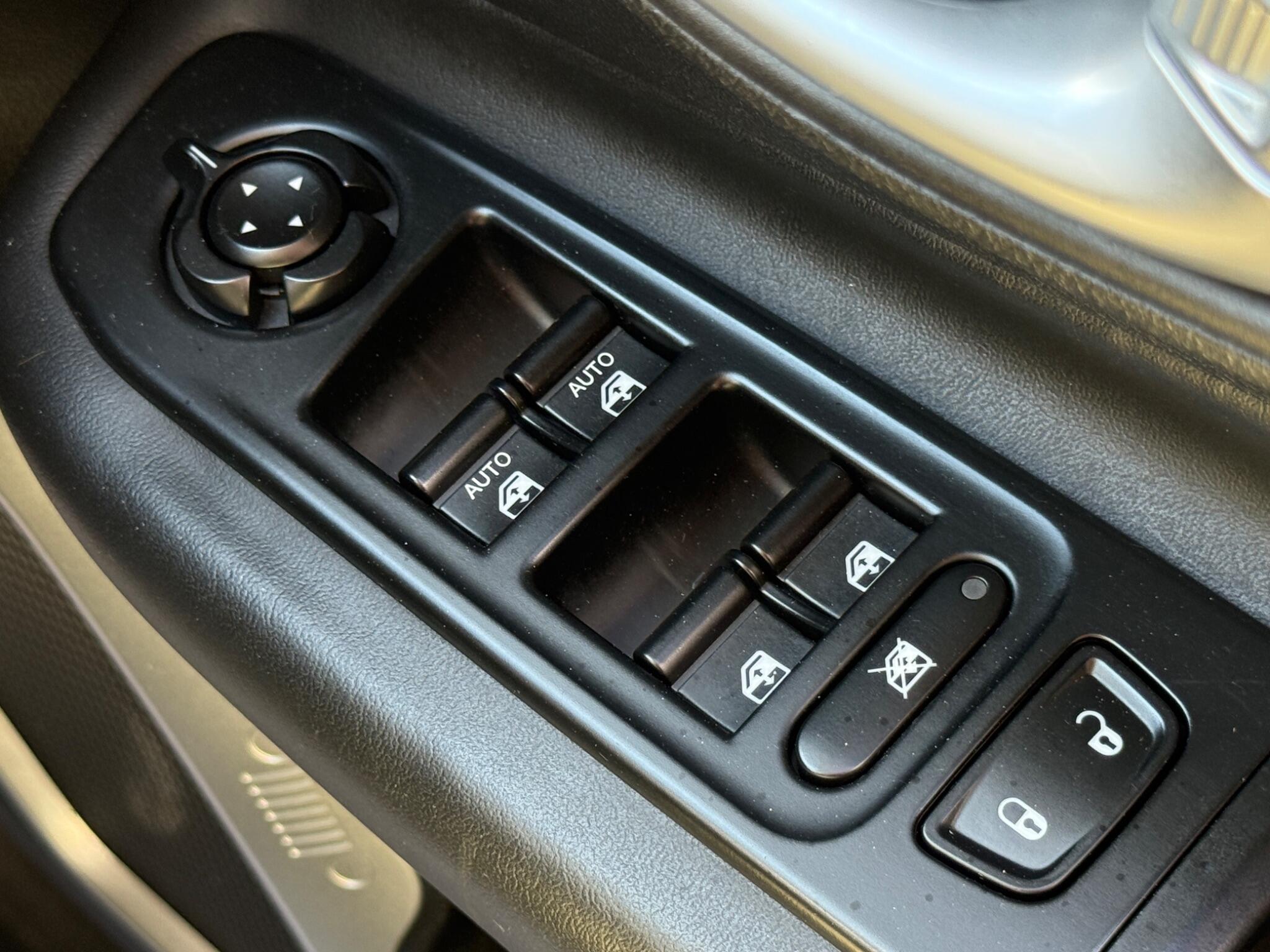Jeep Renegade - Image 66