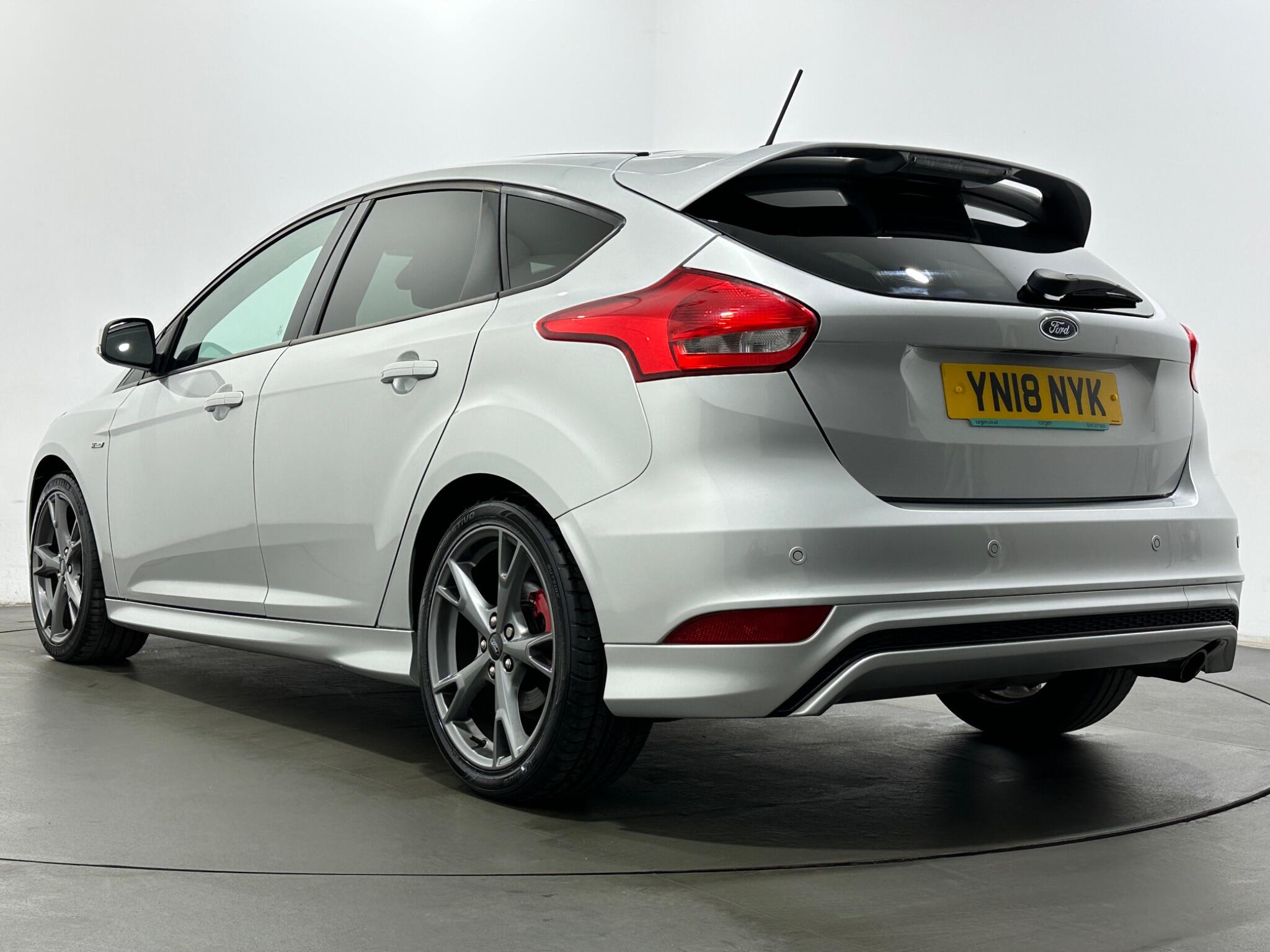 Ford Focus view 47