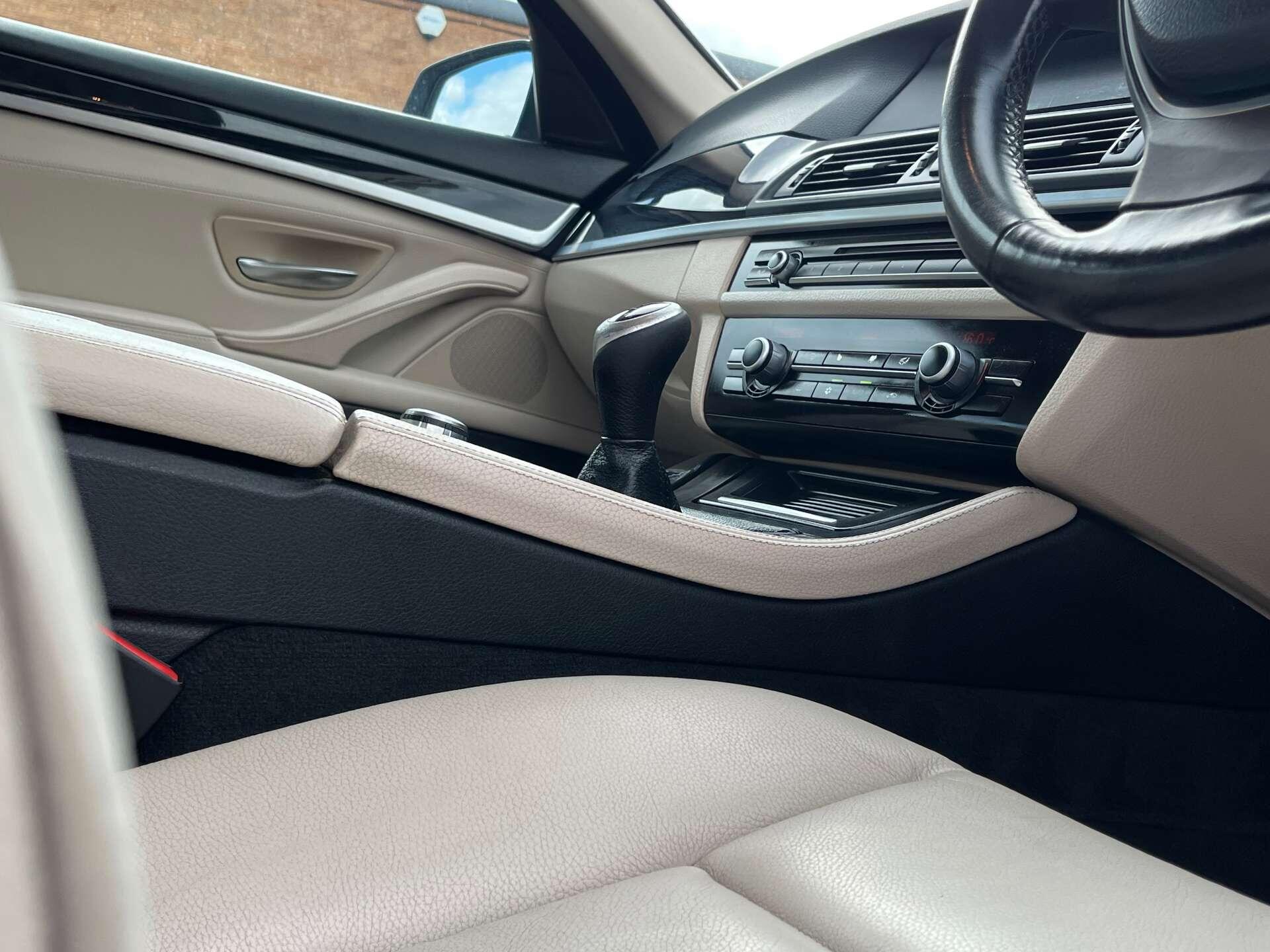 BMW 5 Series view 16