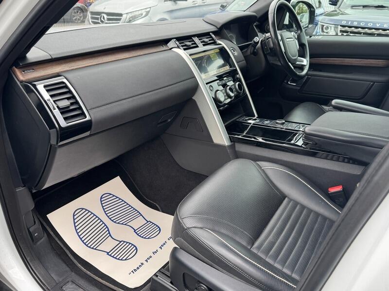Land Rover Discovery view 23