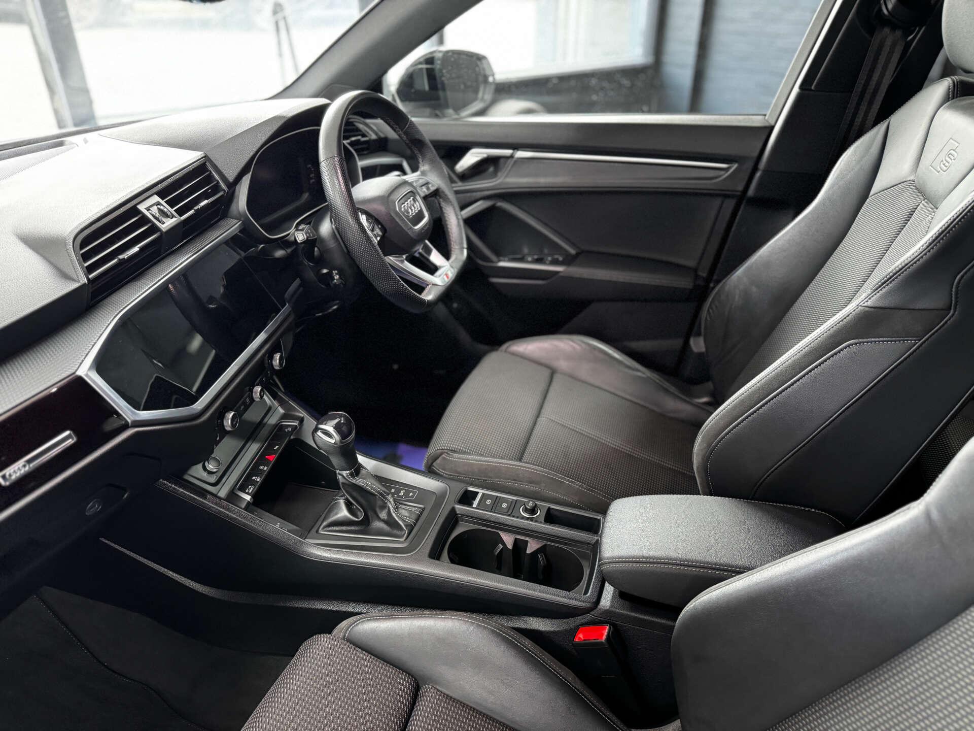 Audi Q3 view 63